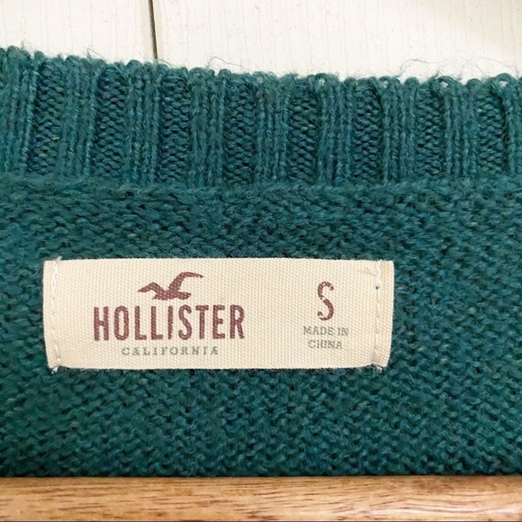 Hollister Penguin Green Holiday Christmas Sweater - Picture 3 of 7